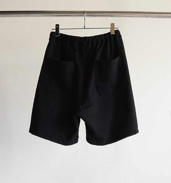 ANCELLM TUCK SWEAT SHORTS