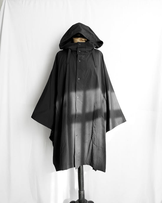 POLYPLOID HOODED CAPE C
