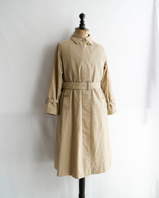 Made in England Burberry Single sleeve trench coat with liner ladies size