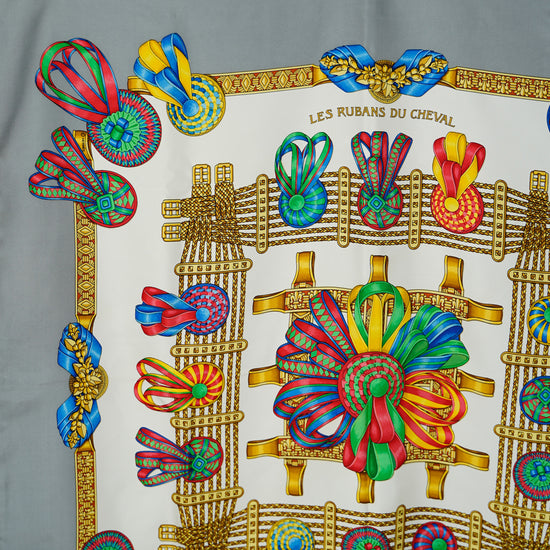 HERMES カレ90 "LES RUBANS DU CHEVAL"