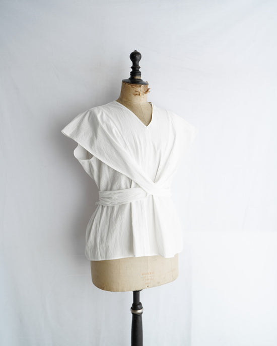 AKIRANAKA Valeria knot panel pullover