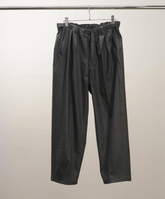 ANCELLM BACKSATIN BELTLESS SLACKS – Maison ma Manière ANCELLM BACKSATIN BELTLESS SLACKS – Maison ma Manière