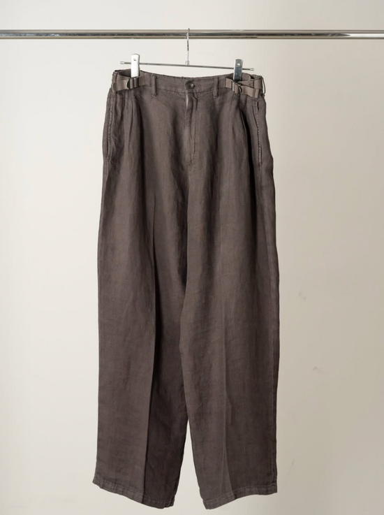 ANCELLM BELTED LINEN TUCK SLACKS