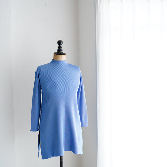 PORTRAIT MOCKNECK LONG SLEEVE TOP