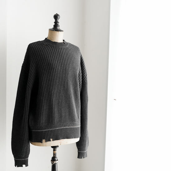 ORGANIZED CREW NECK SWEATER  C・A YARN