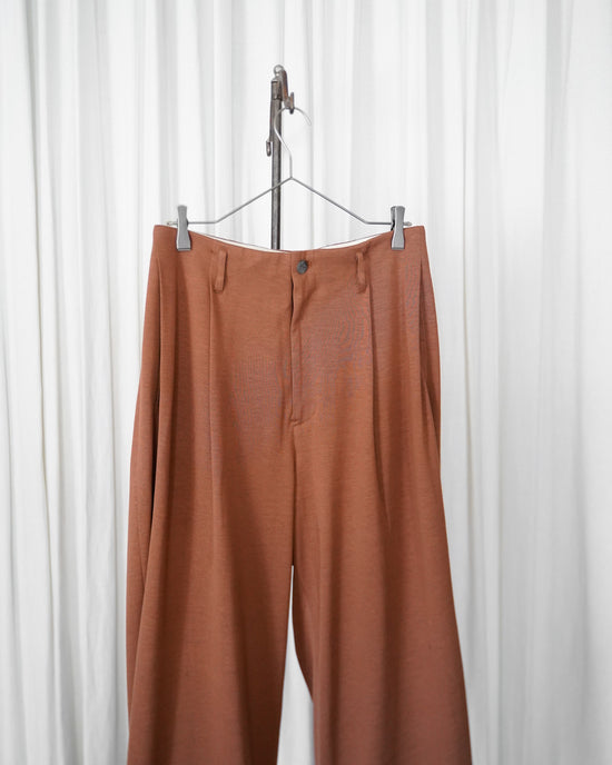 saby TWO TUCK TROUSER- Recycled Fiber Jersey FAB -