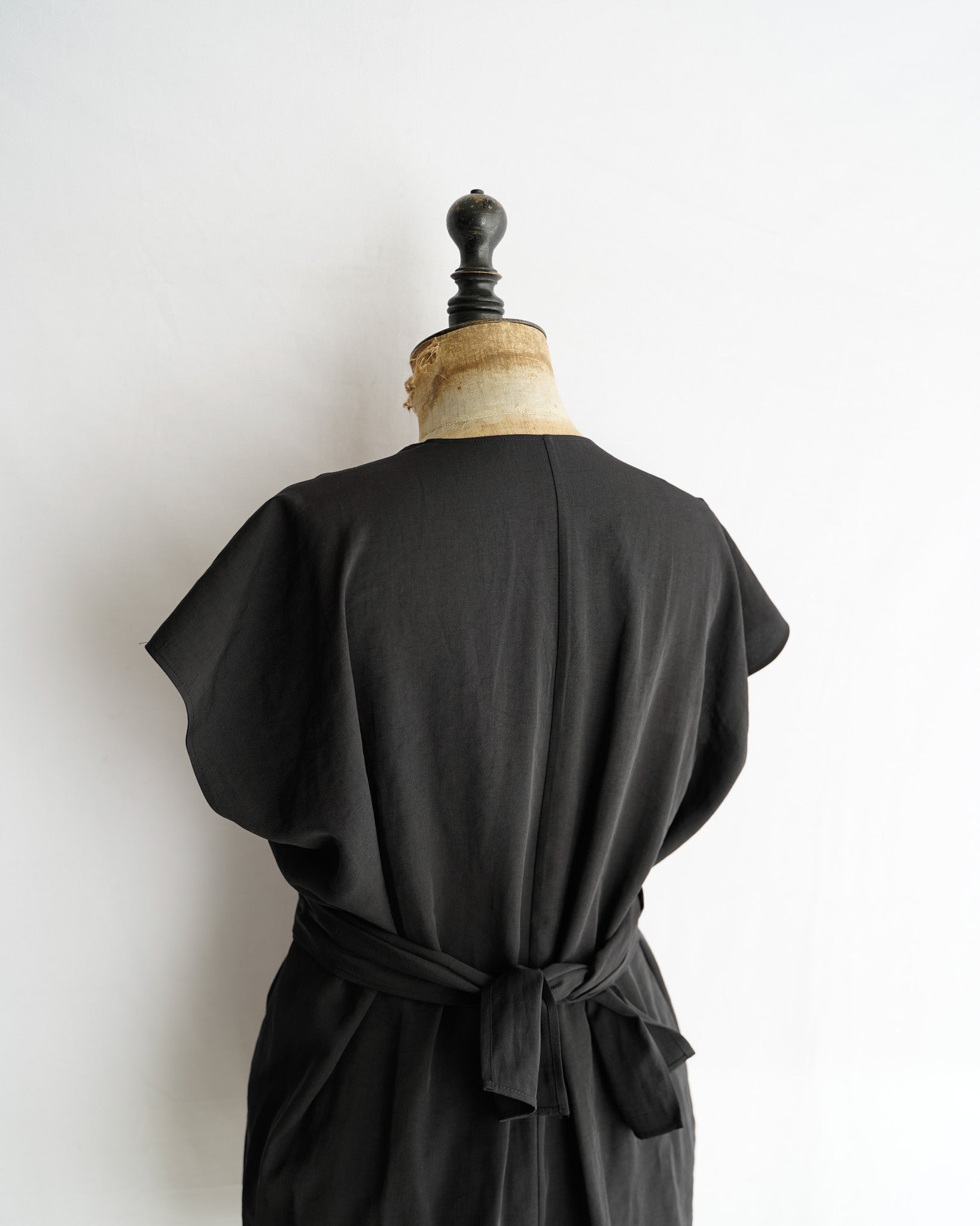 AKIRANAKA Valeria knot panel pullover – Maison ma Manière