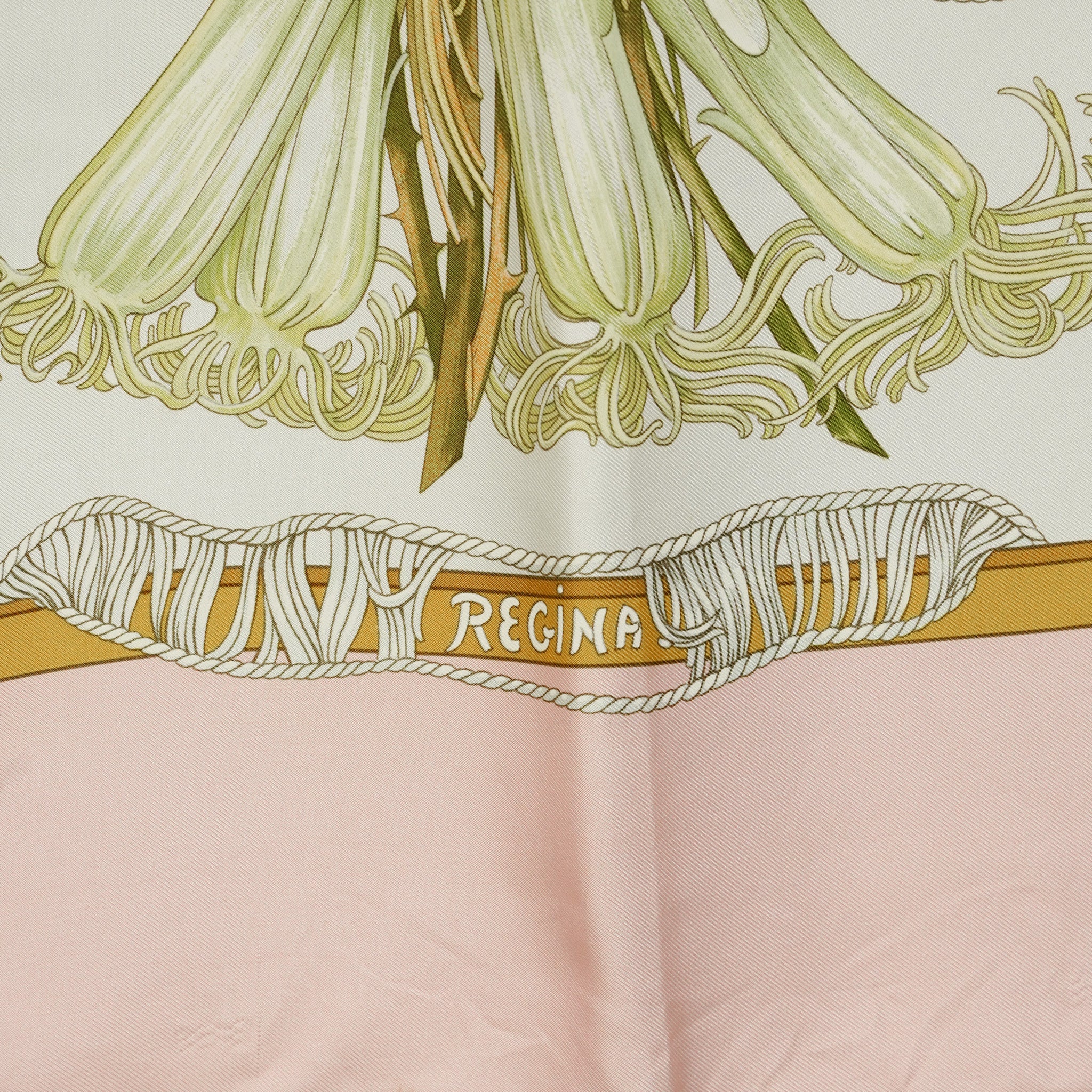 HERMÈS REGINA シルクスカーフ エルメス カレ45 スカーフ シルク イエロー REGINA 女王