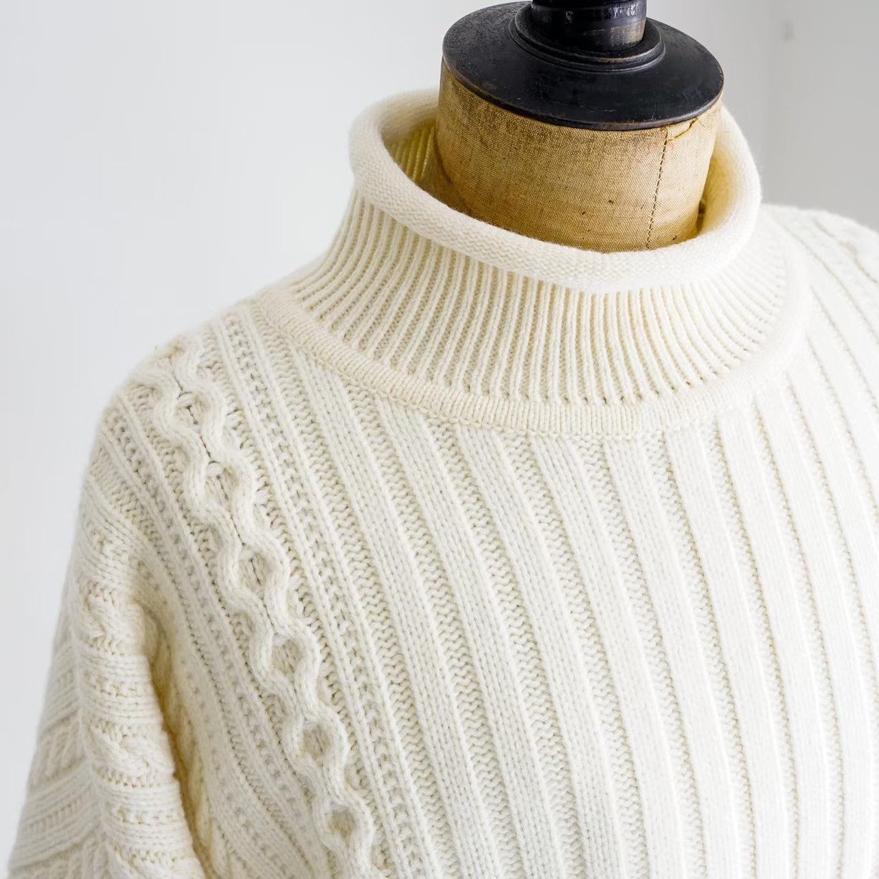 Shizuku Curl High Neck Knit